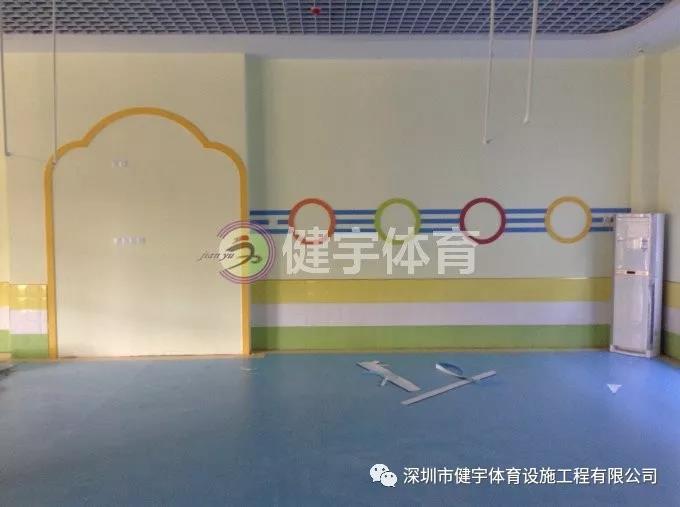 幼兒園地膠鋪設(shè)施工_案例工程_陽江市明智幼兒園PVC地膠板施工