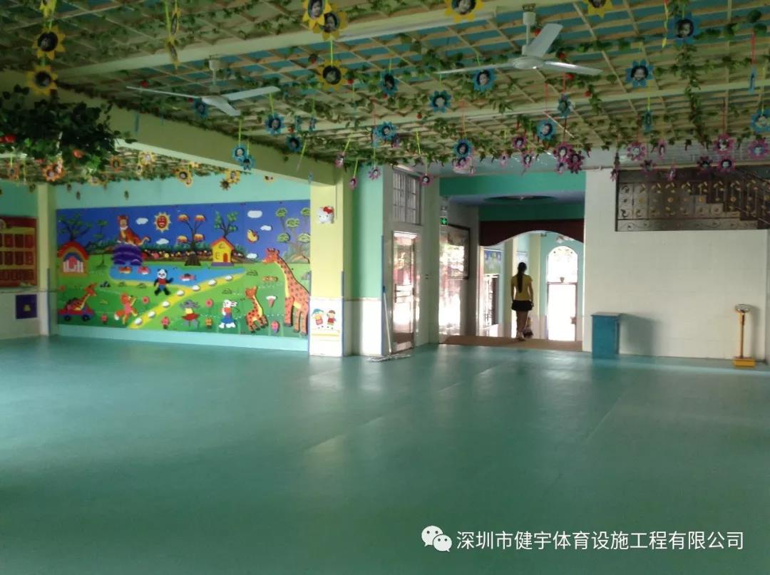 幼兒園室內(nèi)PVC地膠板_案例工程_惠州市啟發(fā)幼兒園PVC地板鋪設(shè)施工